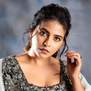 Actress Anjali’s Glamorous Traditional Look Goes Viral – The Latest Photos