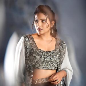 Actress Anjali’s Glamorous Traditional Look Goes Viral – The Latest Photos