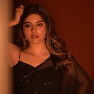 Actress Amrita Iyer Looks Stunning in Black Saree | Glamorous Photos