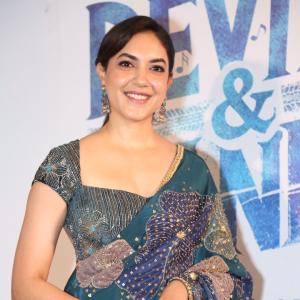 Ritu Varma Looks Elegant in Teal Embroidered Saree at Red Carpet Event