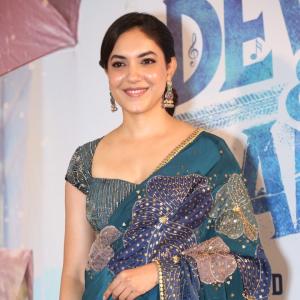 Ritu Varma Looks Elegant in Teal Embroidered Saree at Red Carpet Event