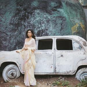 Actress Aakanksha Singh Radiates Elegance in Pastel Saree with Floral Charm