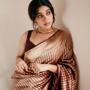 Actress Dushara Vijayan Looks Elegant in Silk Saree | Traditional South Indian Fashion