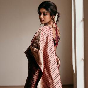 Actress Dushara Vijayan Looks Elegant in Silk Saree | Traditional South Indian Fashion