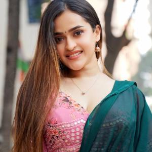 Actress Prajakta Dusane Stuns in Green Saree and Pink Embroidered Blouse | Ethnic Fashion Goals