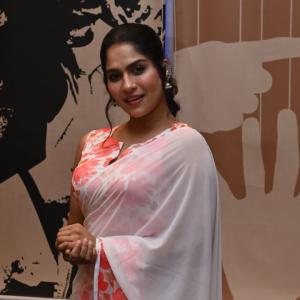 Actress Swasika Vijay Looks Graceful in White Floral Saree