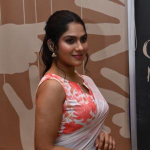 Actress Swasika Vijay Looks Graceful in White Floral Saree