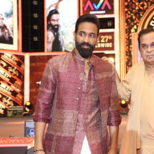 Kannappa Pre-Release Event: Vishnu Manchu, Prabhas, Mohan Babu Celebrate Spiritual Epic