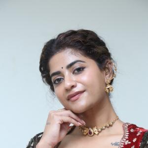 Abhignya Vuthaluru Radiates Elegance in Traditional Lehenga at Cultural Event Appearance