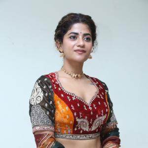 Abhignya Vuthaluru Radiates Elegance in Traditional Lehenga at Cultural Event Appearance