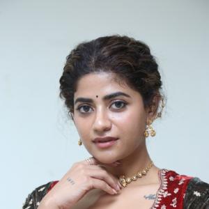 Abhignya Vuthaluru Radiates Elegance in Traditional Lehenga at Cultural Event Appearance