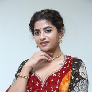 Abhignya Vuthaluru Radiates Elegance in Traditional Lehenga at Cultural Event Appearance