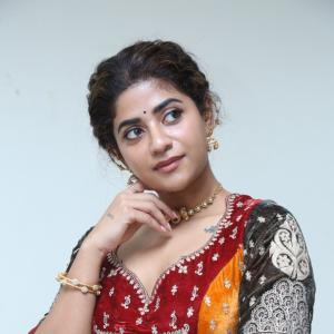 Abhignya Vuthaluru Radiates Elegance in Traditional Lehenga at Cultural Event Appearance