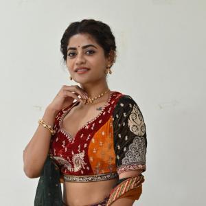 Abhignya Vuthaluru Radiates Elegance in Traditional Lehenga at Cultural Event Appearance