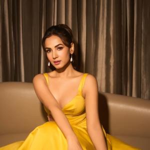 Actress Sonal Chauhan Looks Radiant in Stunning Yellow Gown – Latest Glamorous Photos