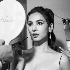 Actress Sonal Chauhan Looks Radiant in Stunning Yellow Gown – Latest Glamorous Photos