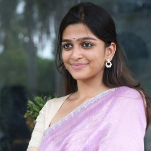 Actress Ananthika Looks Elegant  with Silver Jewelry - Traditional Indian Fashion