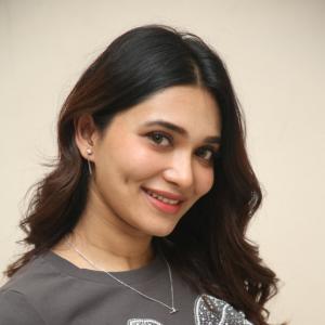 Actress Jennifer Emmanuel: Stylish Crop Top & Bold Statement Look