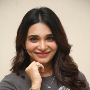 Actress Jennifer Emmanuel: Stylish Crop Top & Bold Statement Look