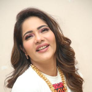 Mithraw Sharma's Bold Fashion: Necklace & Chic Cargo Pants Style