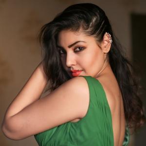 Komal Jha’s Glamorous Photoshoots: Stunning Fashion Looks in Green, White, and Red