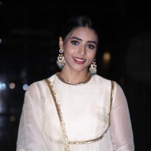 Saptami Gowda Stunning in Ethnic Outfit – Traditional Jewelry and Elegant Look