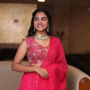 Malavika Manoj in Traditional Pink Outfit – Elegant Jewelry & Graceful Style