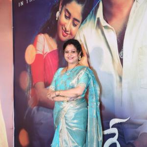 South Indian Actress Raasi Dazzles in Traditional Turquoise Saree Look
