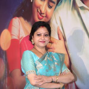 South Indian Actress Raasi Dazzles in Traditional Turquoise Saree Look