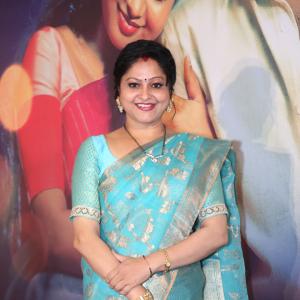 South Indian Actress Raasi Dazzles in Traditional Turquoise Saree Look