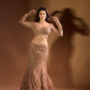 Amyra Dastur Dazzles in Golden Embellished Lehenga | Glamorous Ethnic Look