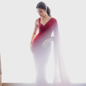 Kriti Shetty Radiates Elegance in Red Saree | Timeless Ethnic Look
