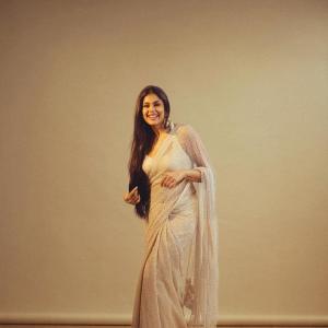 Faria Abdullah Stuns in Shimmery Saree Look: A Perfect Blend of Elegance and Style