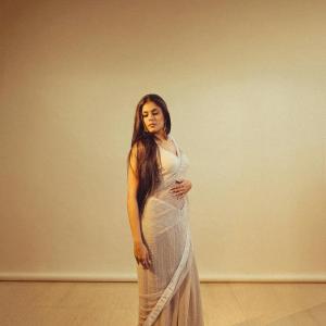 Faria Abdullah Stuns in Shimmery Saree Look: A Perfect Blend of Elegance and Style