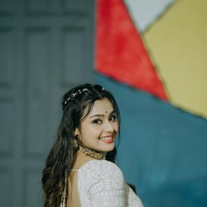 Mokksha Stuns in Traditional Saree Look with Elegant Jewelry