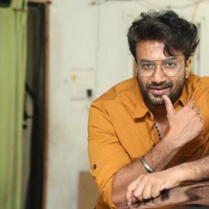 Satyadev’s Latest Stunning Photos – The Charismatic Telugu Star