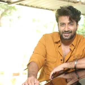 Satyadev’s Latest Stunning Photos – The Charismatic Telugu Star