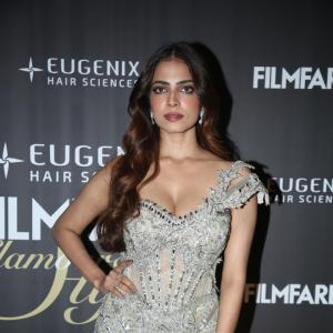Malavika Stuns in Silver Gown at Filmfare Awards – Elegant Fashion Moment
