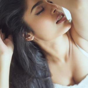 Faria Abdullah's Stunning Photoshoot: Natural Beauty in Lace Outfit