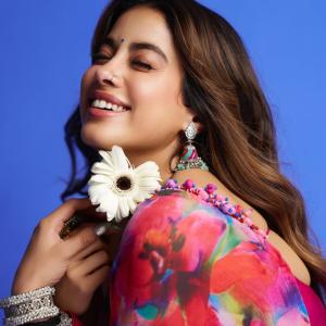 Janhvi Kapoor Ethnic Look in Floral Saree Photos