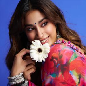 Janhvi Kapoor Ethnic Look in Floral Saree Photos