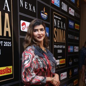 Manchu Lakshmi Graces NEXA SIIMA 2025 Red Carpet in Stunning Outfit