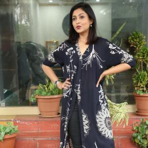Stylish Floral Kurti Look with Elegant Jewelry for a Chic and Confident Vibe