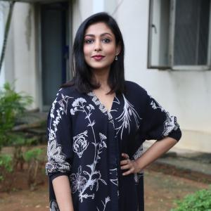 Stylish Floral Kurti Look with Elegant Jewelry for a Chic and Confident Vibe