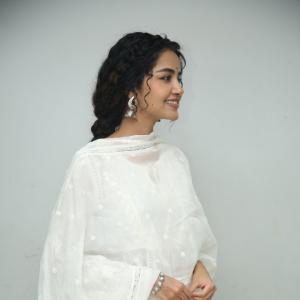 Anupama Parameswaran in Elegant White Ethnic Outfit | Latest Photoshoot