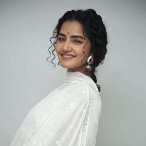 Anupama Parameswaran in Elegant White Ethnic Outfit | Latest Photoshoot