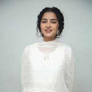 Anupama Parameswaran in Elegant White Ethnic Outfit | Latest Photoshoot