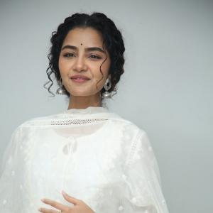 Anupama Parameswaran in Elegant White Ethnic Outfit | Latest Photoshoot