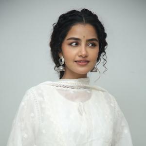 Anupama Parameswaran in Elegant White Ethnic Outfit | Latest Photoshoot