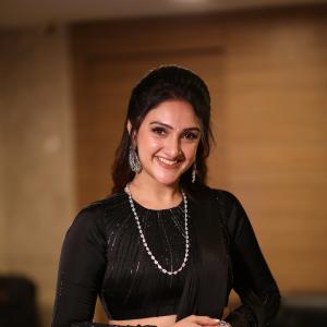Sridevi Vijaykumar Looks Elegant in Black Saree with Silver Jewelry